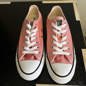 Chuck Taylor All Star Canvas. Size 7. Only worn once!